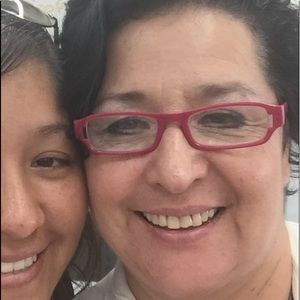 Meet your Posher, Claudia